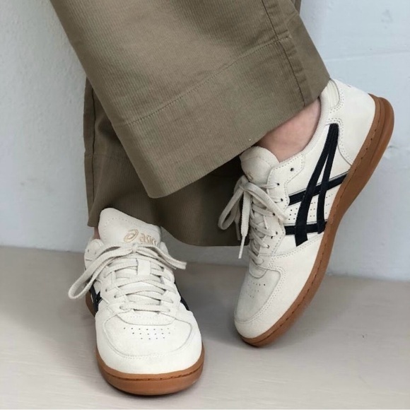 Asics Skyhand OG Sneakers - Picture 1 of 9